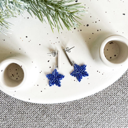 Cercei cu steluta din margele albastru cobalt stralucitor