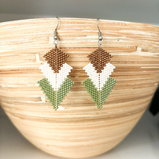 Cercei geometrici lungi bronz, crem si verde deschis