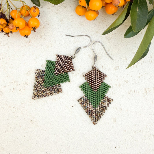 Cercei geometrici lungi maro cu verde