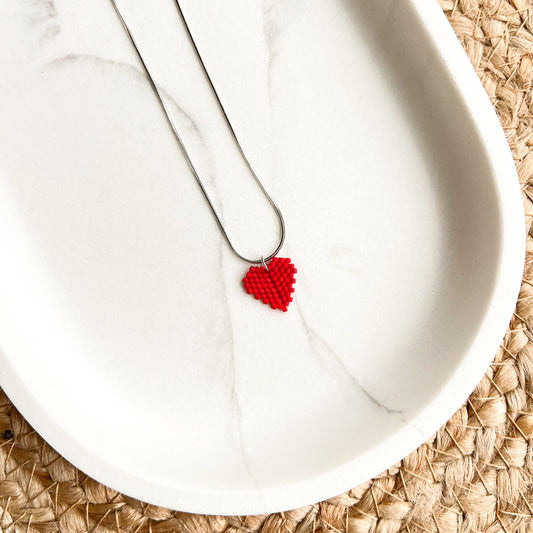 Colier scurt cu pandantiv inima rosie